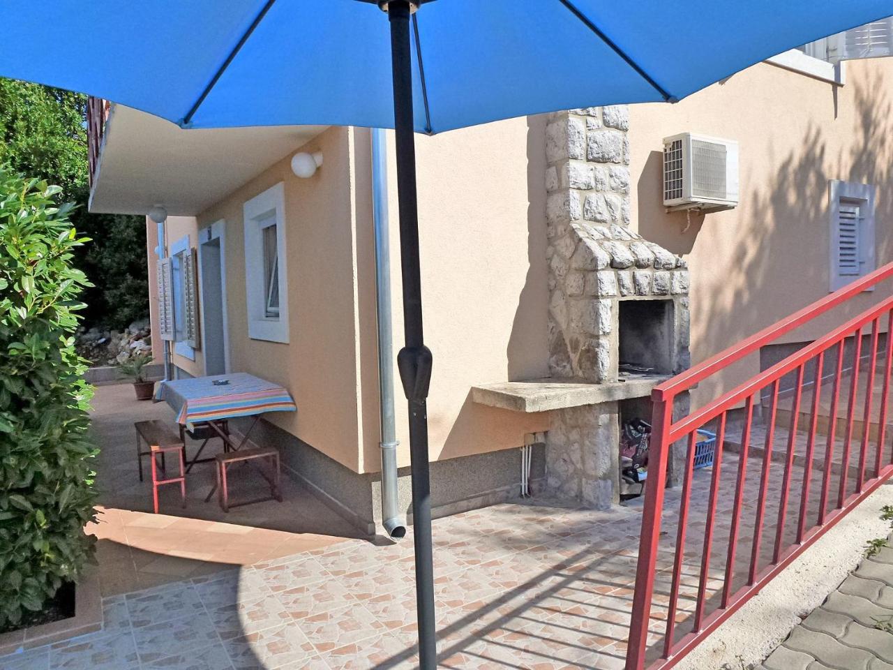 Apartment Ivona Njivice Exterior foto